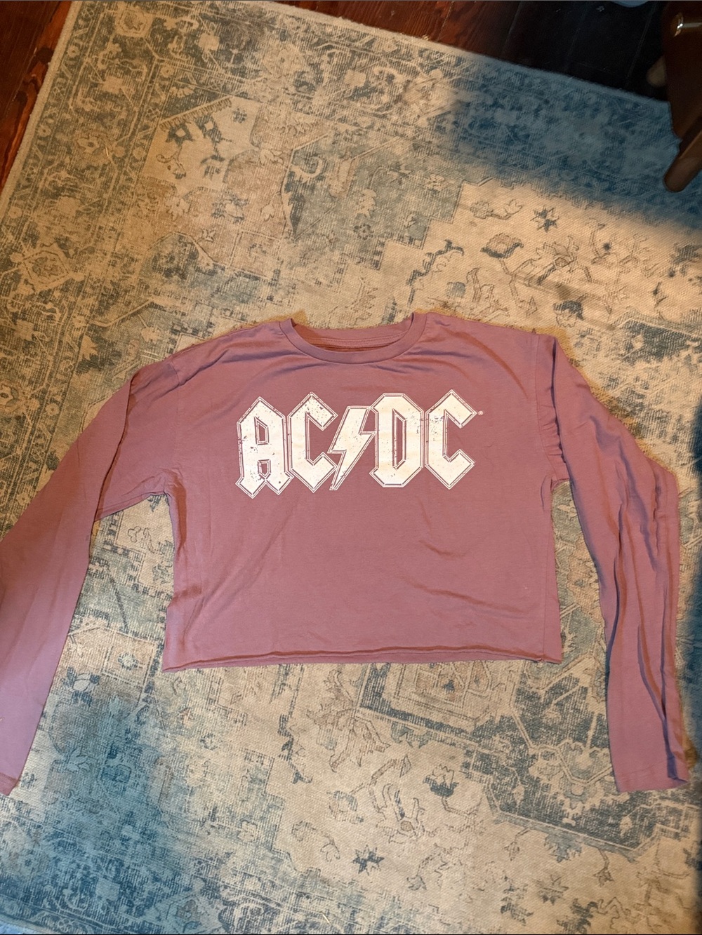 AC/DC Mauve Women's Long-Sleeve Graphic Crop Tee